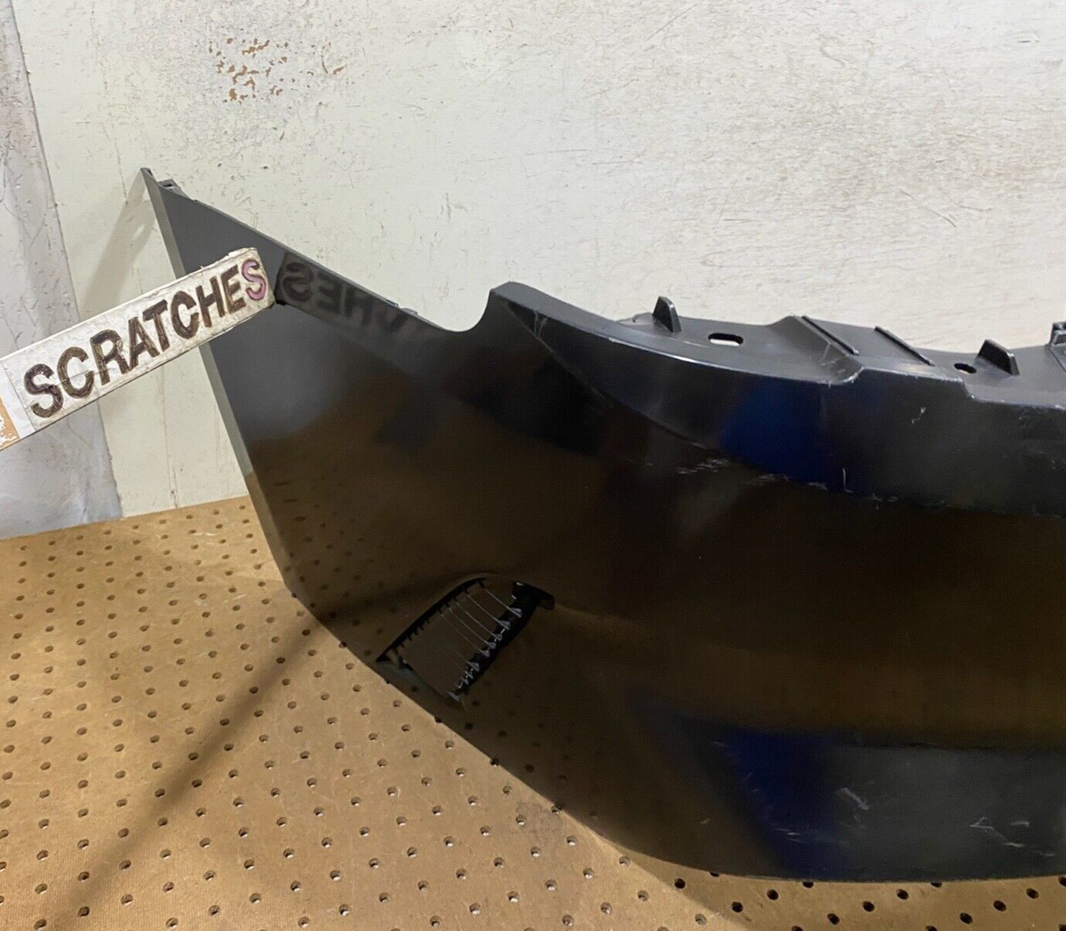 2021 2022 KIA SORENTO LX S SX REAR UPPER BUMPER COVER OEM 86611