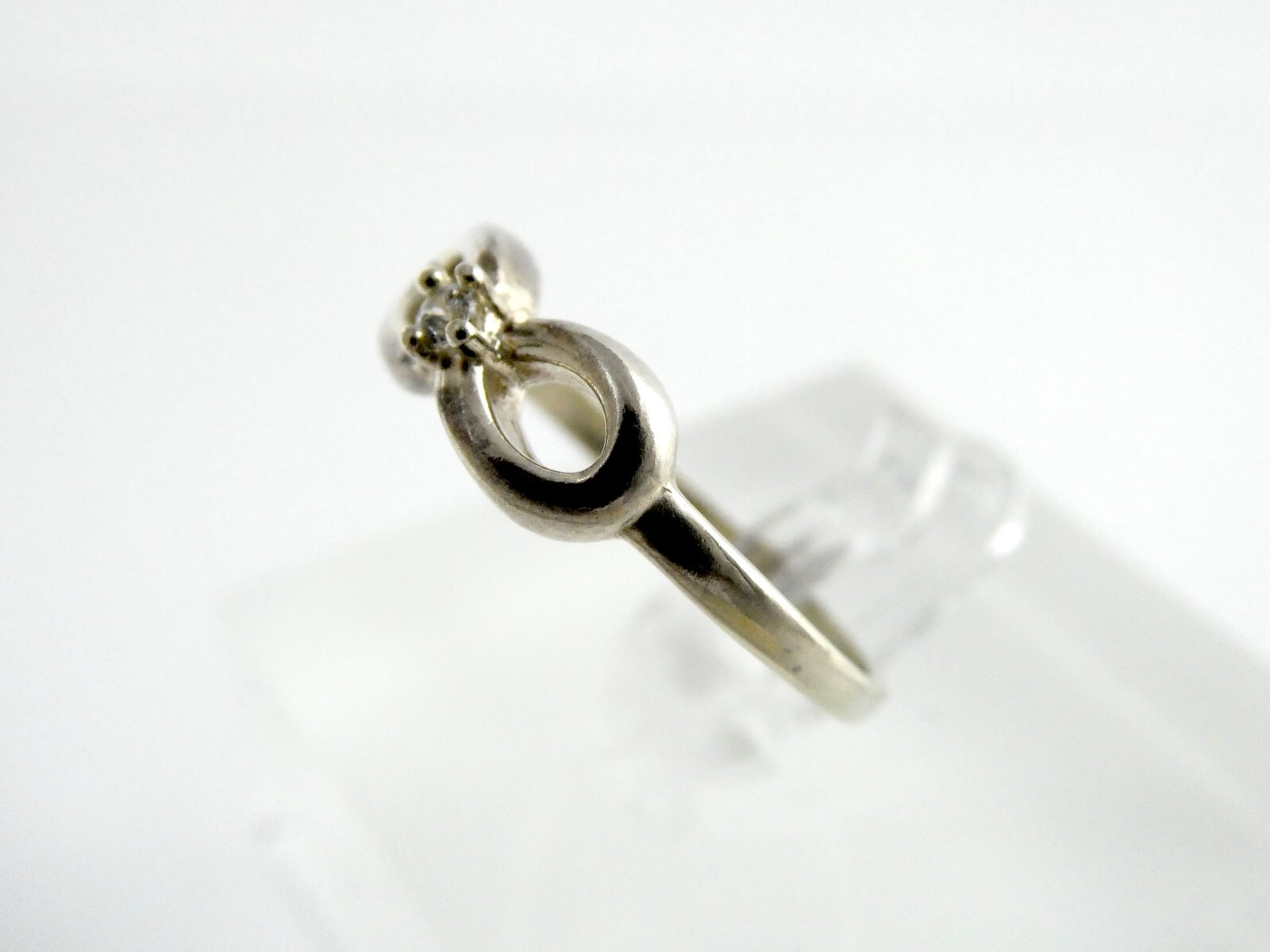 Sterling Silver White Gem Infinity Loop Design Ri… - image 6