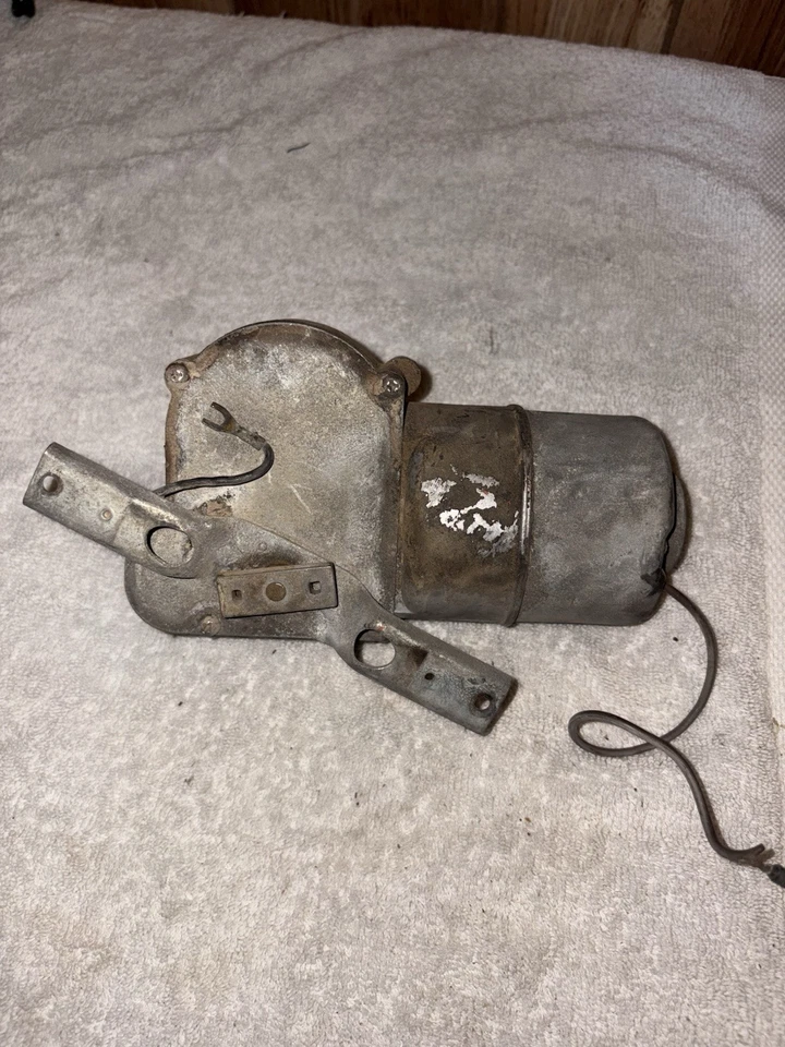 Chevrolet 1955 motor limpiaparabrisas eléctrico Delco 5047787 1955 motor limpiaparabrisas Delco Foto 2 de 4