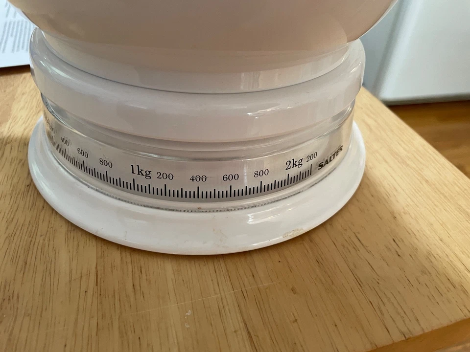 Báscula de cocina Salter & WeighKitchen Báscula 5 lb./ 2,2 kg de capacidad mecánica Foto 2 de 3