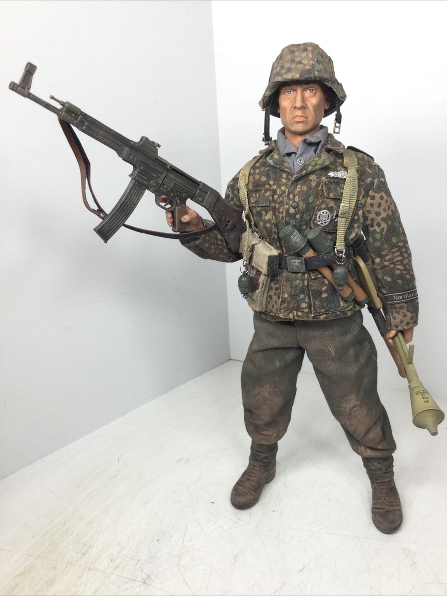 1/6　フィギュア　Panzer Division Frundsberg German 10th SS Panzer Division Frundsberg Cal-Tek - Machinegun