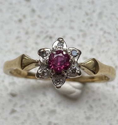 Ring Größe O,5 18 kt Gold Rubin und Diamant floral 18k 750 