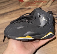 Jordan True Flight Black Metallic Gold White 8c