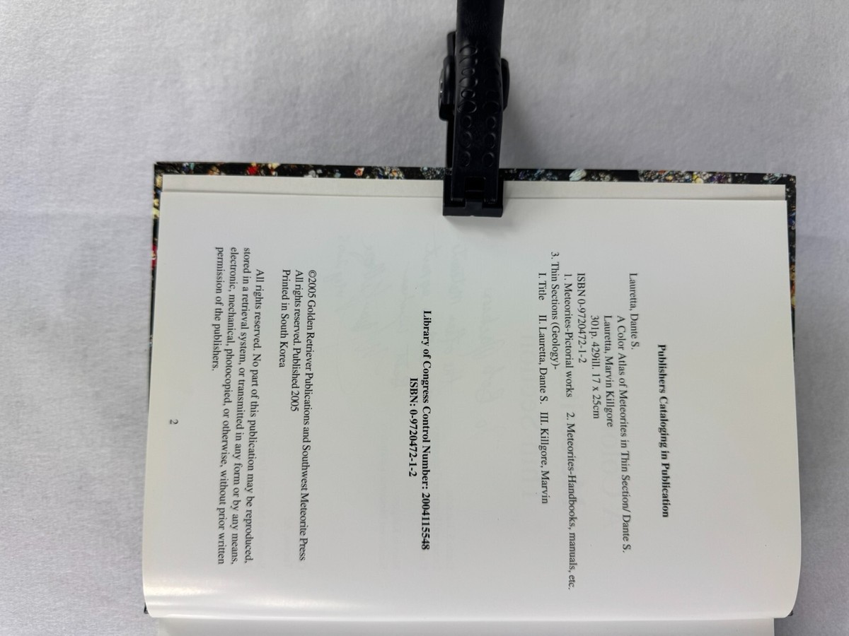 A Color Atlas of Meteorites in Thin Section - Signed by