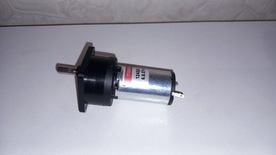 1 Stück Maxon Motor 124333 mit Getriebe 110453 ( E )