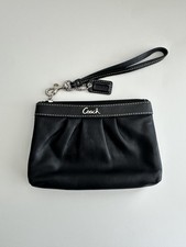 Vintage Y2K Coach Black Leather Pleated Wristlet Clutch Detachable Strap