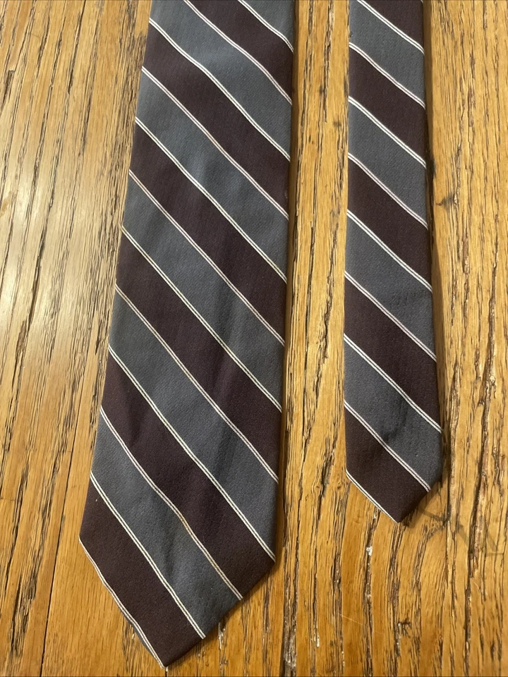 Gravata listrada de seda vintage John Henry feita nos EUA regimental - Imagem 4 de 4