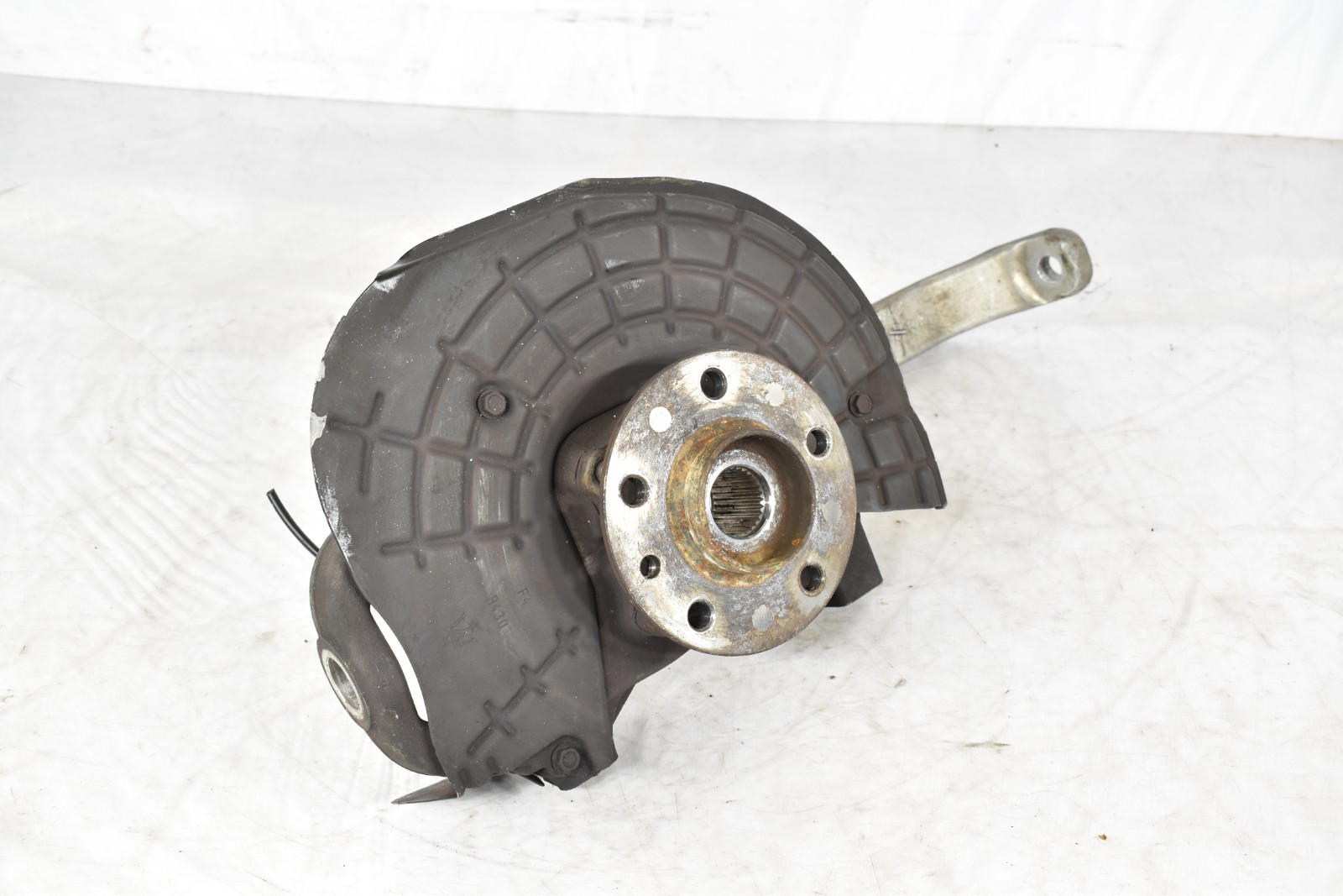 14-17 MASERATI GHIBLI AWD PASSENGER RIGHT FRONT SPINDLE KNUCKLE HUB BEARING OEM