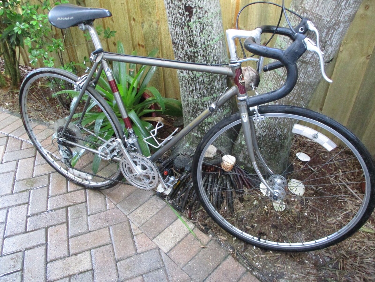 Vintage Motobecane Made in France Grand Touring 18 Speed Road