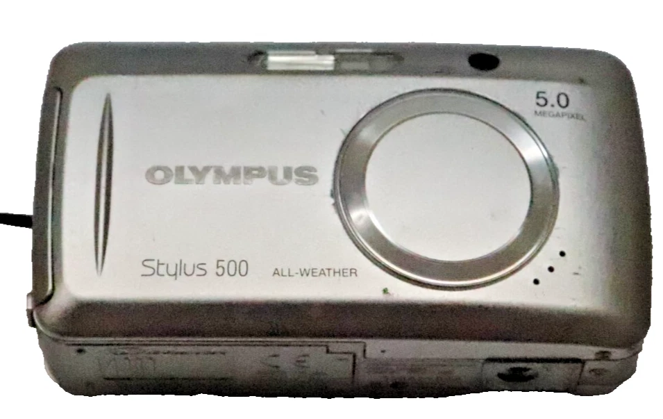CÁMARA DIGITAL OLYMPUS STYLUS 500 - TODO TIPO DE CLIMA 5,0 MEGA PÍXELES - USADA Foto 3 de 4