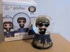 Funko Harry Potter with Wand Snow Globe - Mystery Minis Wizard Robes 1/72