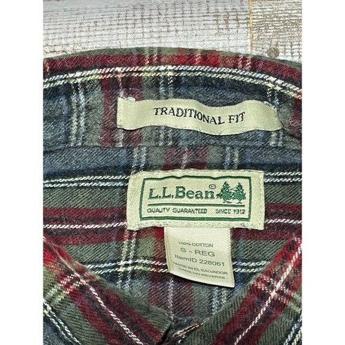 LL Beans Men's Flannel Tradition Fit Gray Missing One Button Size Small - Picture 4 of 7