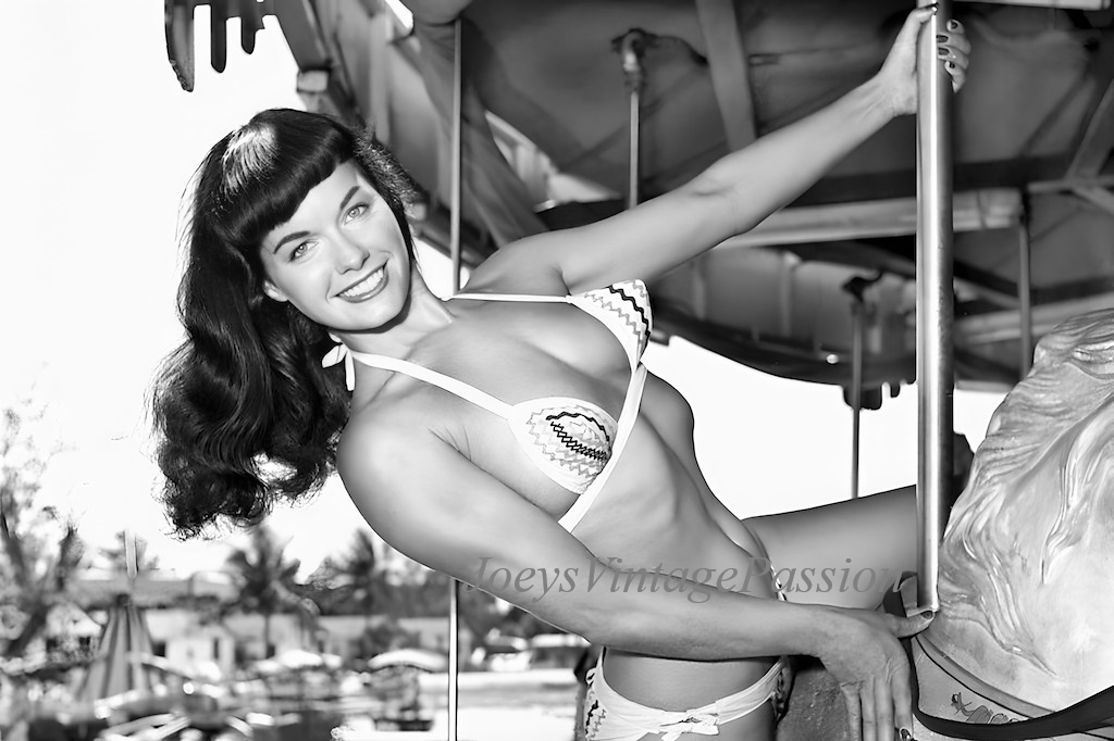 1950's BETTIE Page Pinup Model Bikini Carousel Ride 4