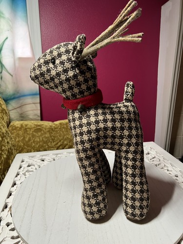 Houndstooth Reindeer Christmas Weighted 19 inch Plush Decor Real Twig Antlers - 第 1/3 張圖片