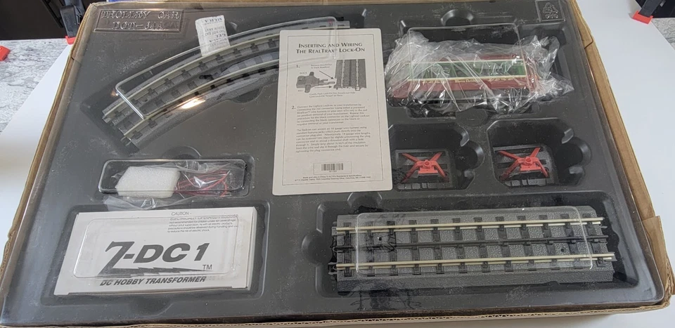 Hard to Find MTH Rail King 30-4040 Christmas Trolley Complete Set - NIB - Image 4 of 4