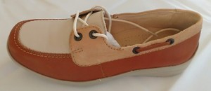 womens wide boat shoes