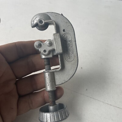 VINTAGE General No. 120 USA TUBING CUTTER  (t3)