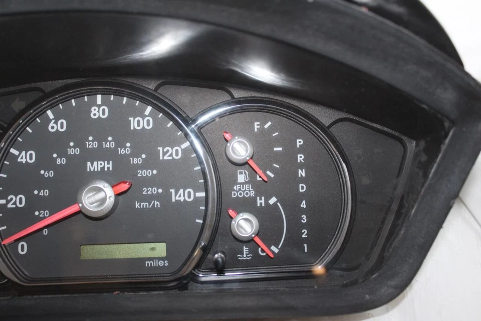 Speedometer Instrument Cluster 2010 Mitsubishi Galant Panel Gauges 73,956 Miles - Image 3 of 4