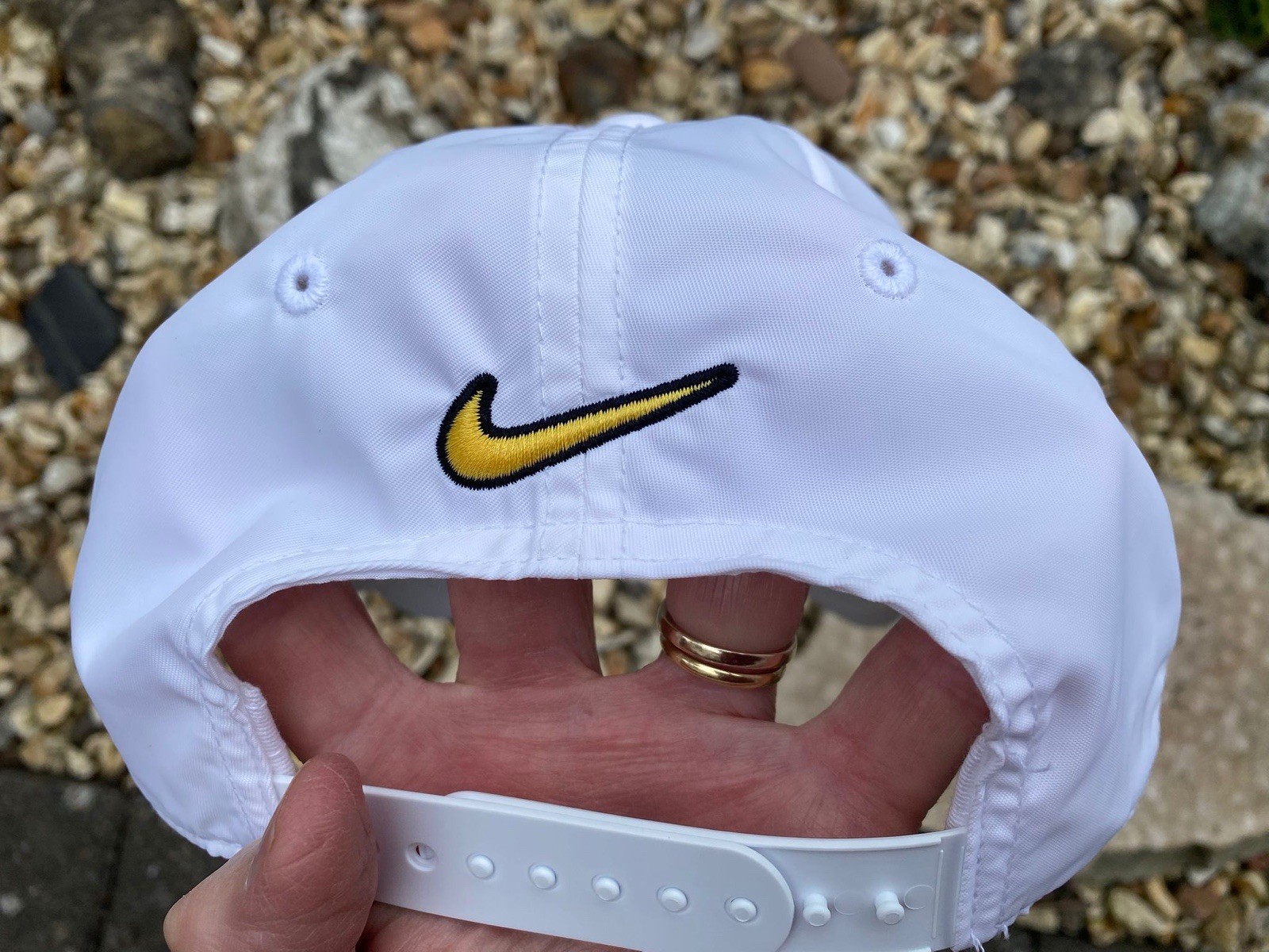 Nike Air Max TN Tuned White Snapback Cap for Men - Summer Style image 3