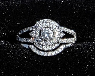 Ring 14 Karat massiv Gold natürliche Diamanten