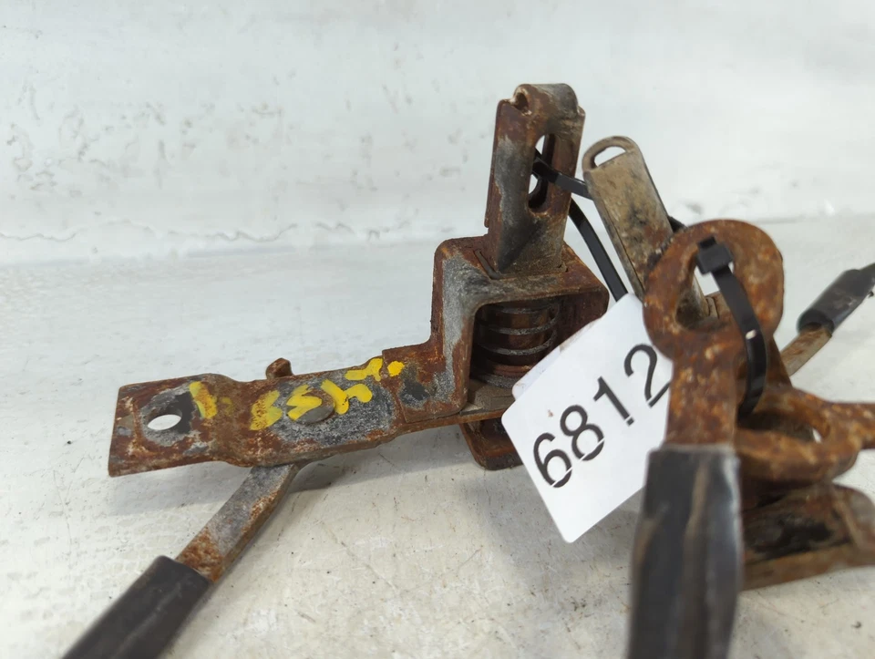 Chevrolet S10 1998 pestillo de puerta trasera E54M8 Foto 3 de 4