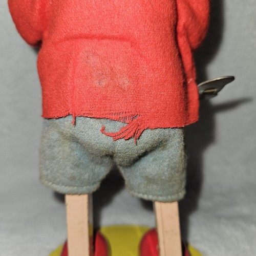 MECHANICAL WIND UP VINTAGE DANCING PINOCCHIO - STILL WORKS! - Picture 7 of 7