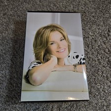 Toni Brattin Whisper Wig 357   Red Blonde   Open Box New   Heat Friendly