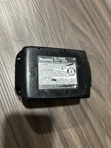 Makita BL1830B 18V LXT Li‑Ion Battery & Charger Starter (3.0Ah) DC18RC Set - Picture 7 of 9