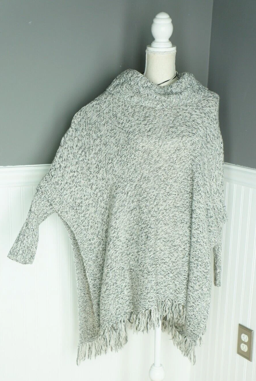 Quinn Poncho Sweater Gray Fringe Long Sleeves Lagenlook Womens Small Boho