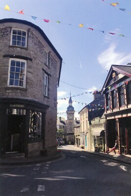 Hay-on-Wye (Bookstore), Hereford, Wales, UK --POSTCARD