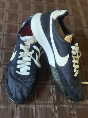 NIKE classics men s Roshe waffle retro look USA 10.5 in blue