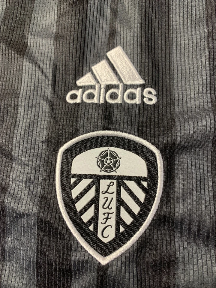 LEEDS UNITED 2022-2023 FOOTBALL SOCCER SHIRT JERSEY THIRD ADIDAS ORIGINAL SIZE M - Image 4 of 4