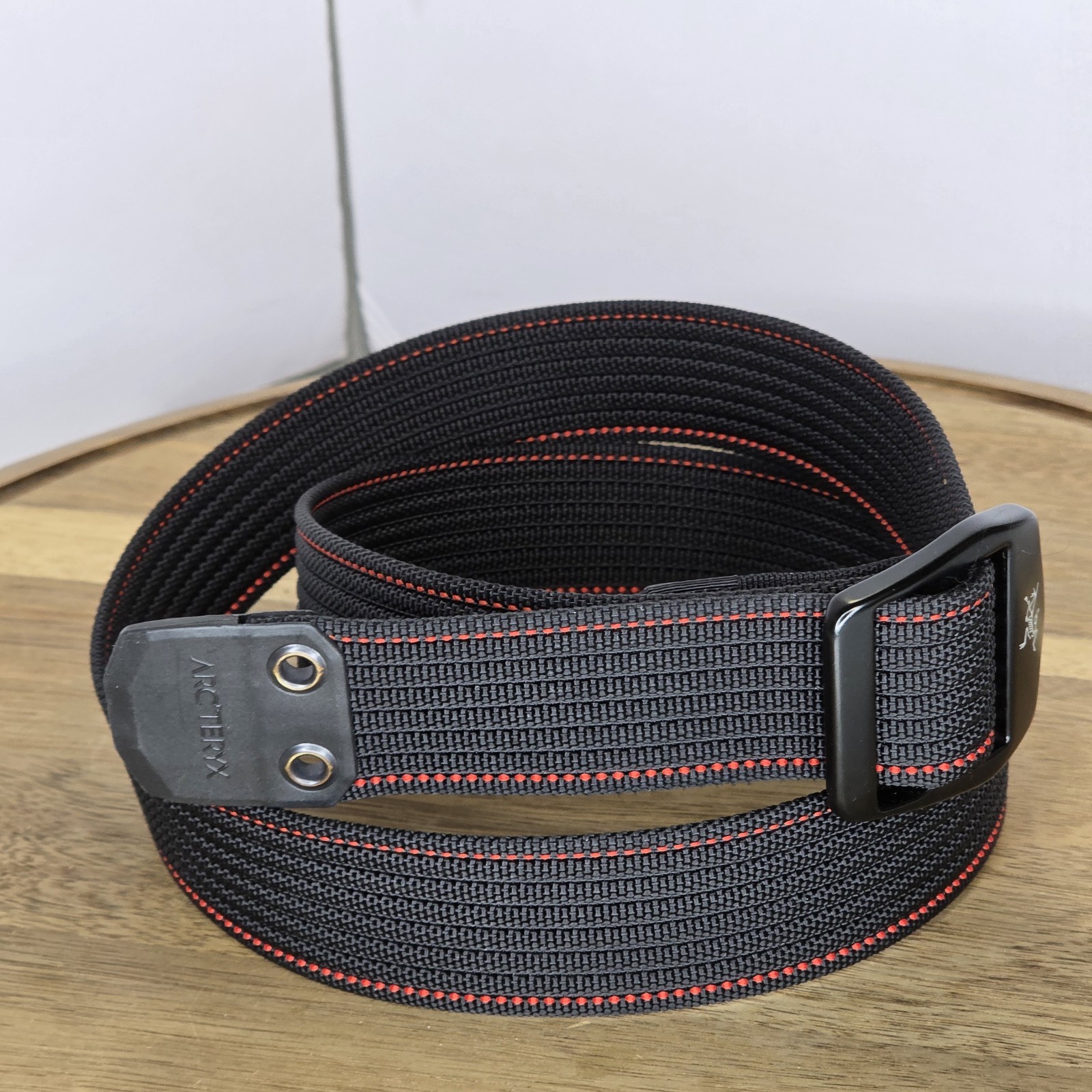 NWOT Arc'teryx Conveyor Belt 38mm black webbing red stitch Medium Gorpcore  thumbnail 3