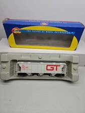 Athearn HO Grand Trunk Western PS 2893 Covered Hopper 93766