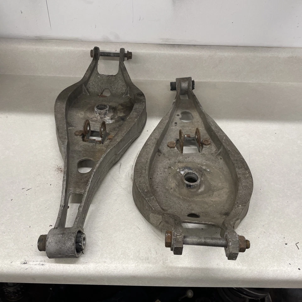 BMW 2003 325ci Rear Spring Perch - Image 3 of 4