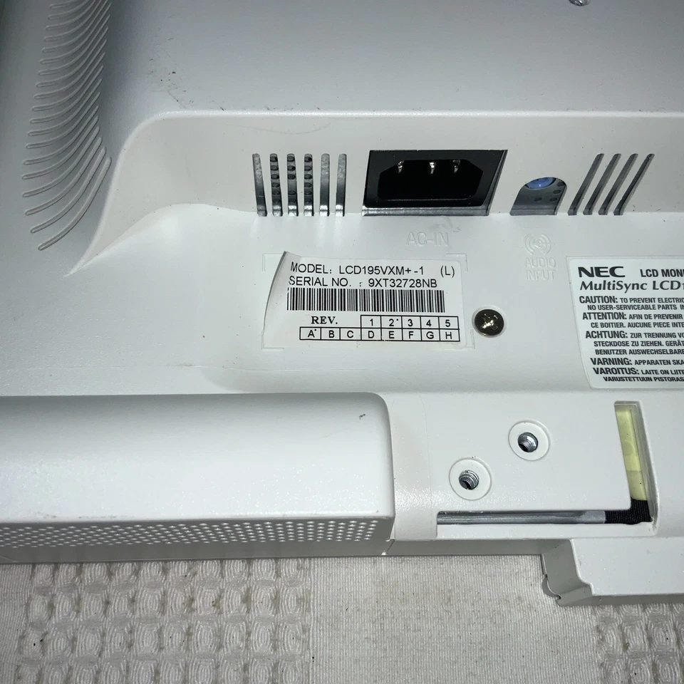 NEC LCD Monitor Multi sync lCD193vxm+ 195vxm+. - Image 2 of 4
