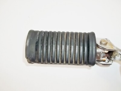SUZUKI 81 GS550L LEFT FRONT FOOTREST 43560-37301 GS550 GS 550L 550