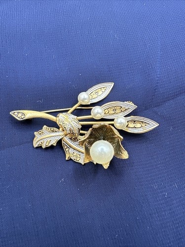 FLORAL SPANISH DAMASCENE BROOCH FAUX PEARL GOLD TONE METAL Brooch - Picture 8 of 12