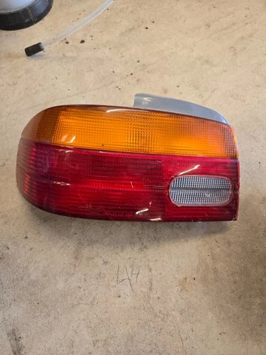 1998 to 2002 Chevrolet Prizm Left Side Driver's Light OEM SMALL CRACK see pics