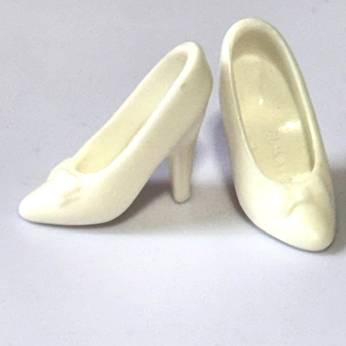 1980's 1990's Barbie Classic White Bow Heels Shoes