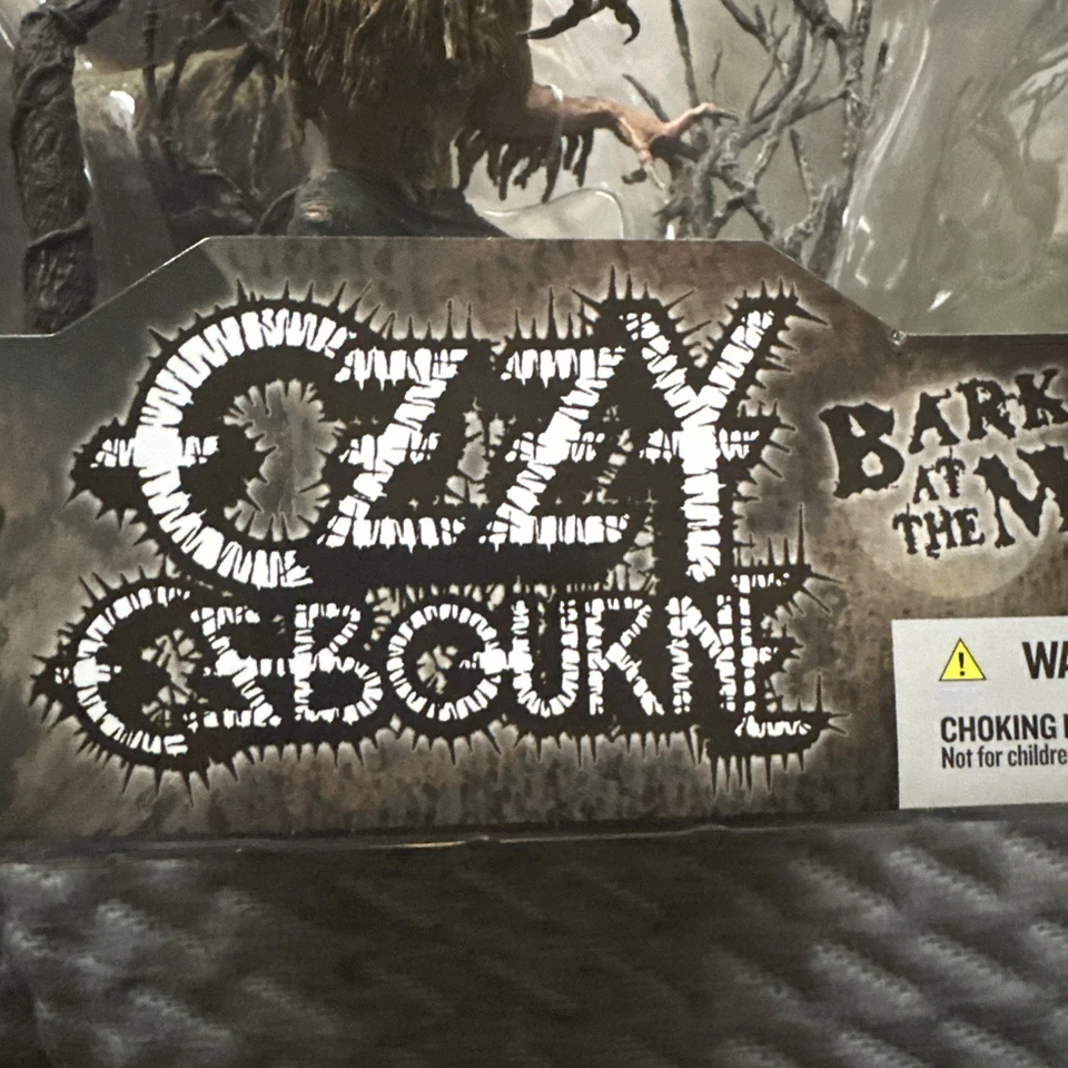Figura de acción Ozzy Osbourne Bark at the Moon McFarlane sellada 2004 Foto 3 de 4