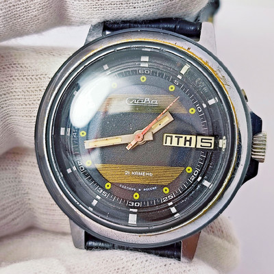   VINTAGE Soviet wrist watch Slava mechanical 2428 21 jewels Made in USSR 1980s