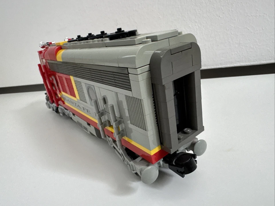 LEGO Trains: Santa Fe Super Chief (10020) - Bild 3 von 4