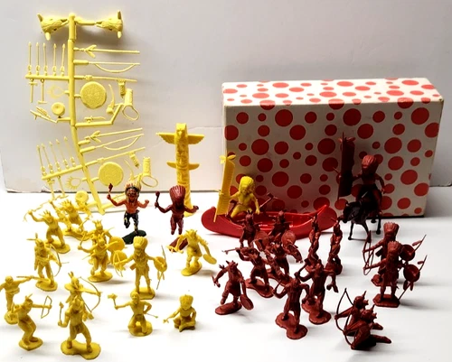 Marx 1950's Indian Figures And Accessories Set With Box Horse, Totem Pole, Canoe