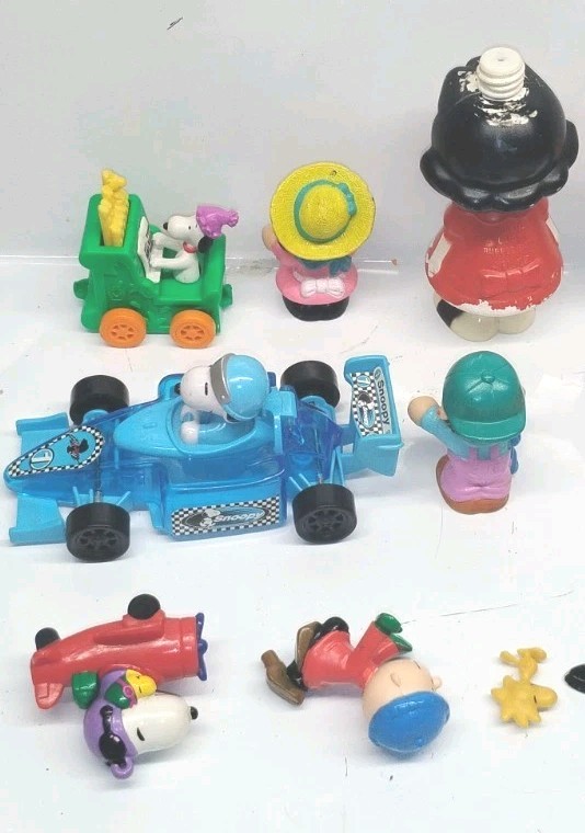 Vintage Avon Peanuts, Snoopy Charlie Brown Lucy Linus Woodstock