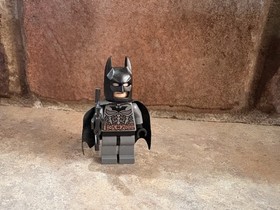LEGO DC Dark Knight Trilogy Batman Dark Gray Suit Minifigure 76001 w/Batarang
