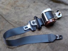01 02 Chevy Silverado 2500 Extended Cab Graphite Left Or Right Rear Seat Belt 01 02 Chevy Silverado 2500 Extended Cab Graphite Left Or Right Rear Seat Belt