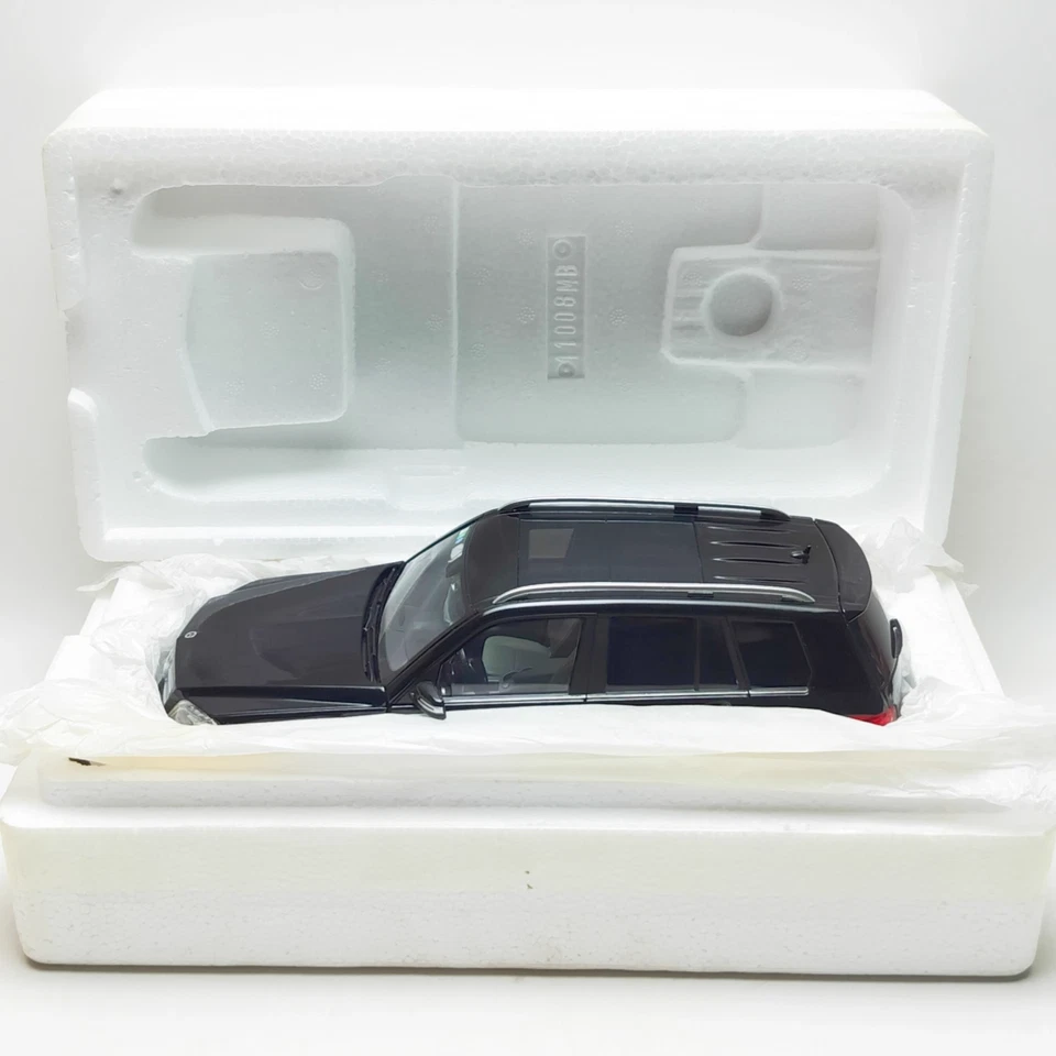 1/18 Mercedes-Benz GLK 300 SUV Diecast Car Model (With Paint Rash) - Image 3 of 4