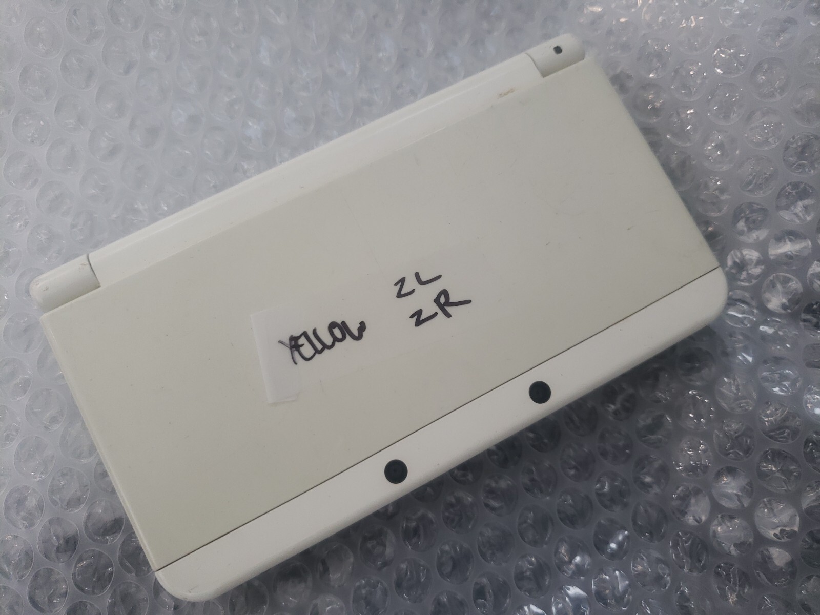 Nintendo New 3DS Mario Edition White, grade c, top screen yellw