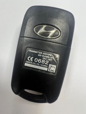 ORIGINAL HYUNDAI 3 TASTEN FERNBEDIENUNG KLAPPSCHLÜSSELANHÄNGER GETESTET & FUNKTIONSFÄHIG, OMRON OKA-185T!